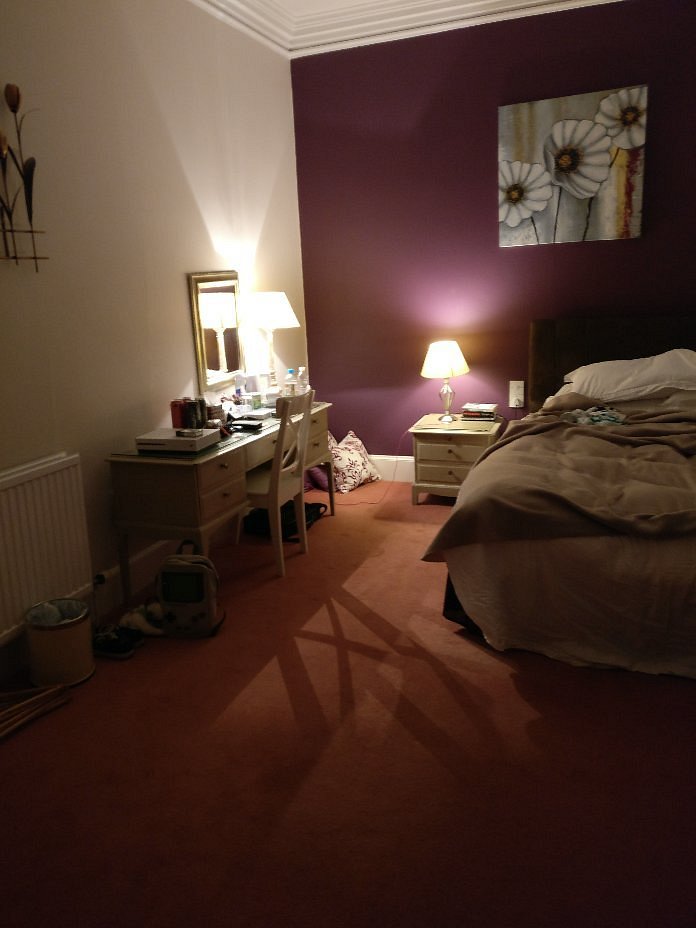 Twin guest room detail